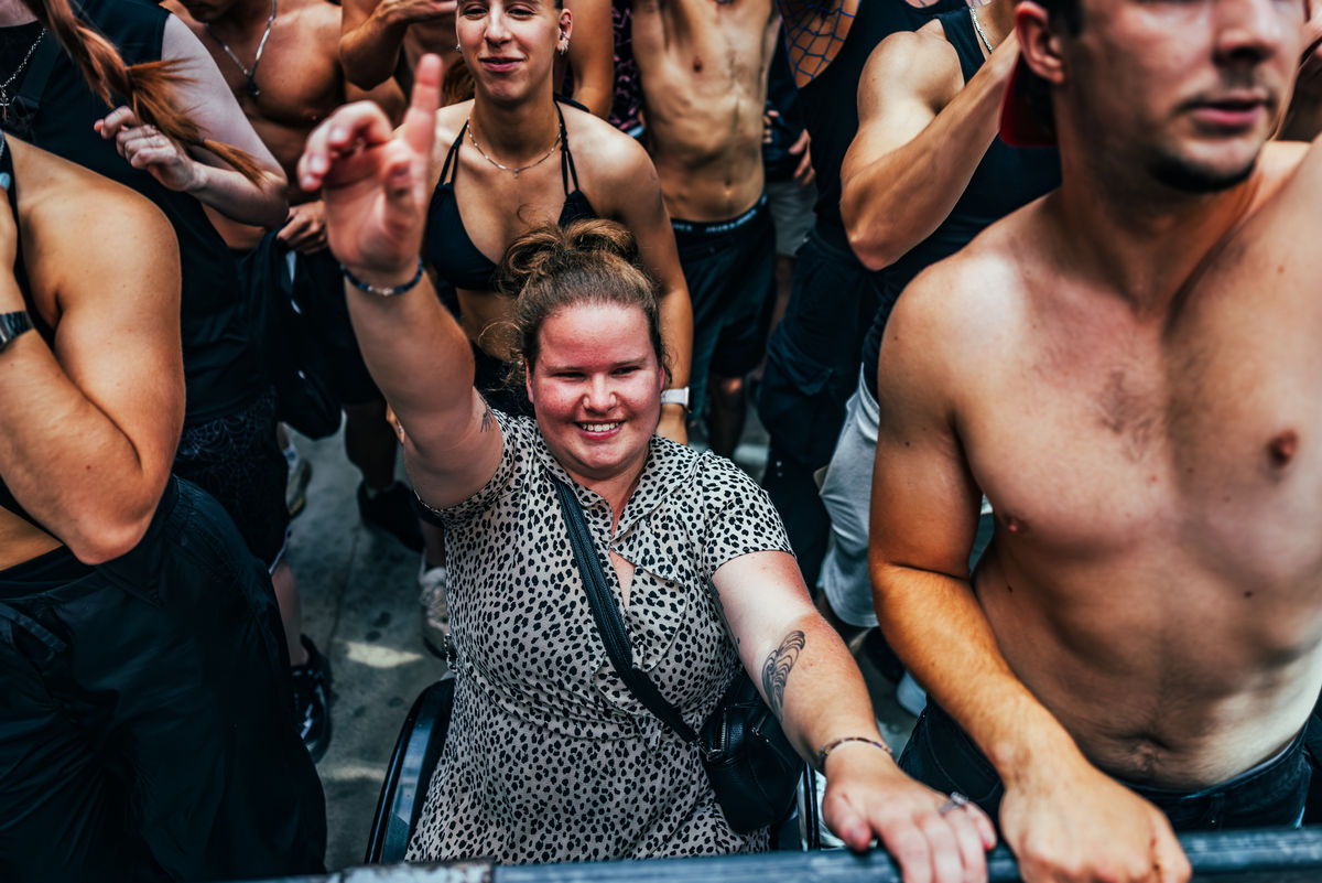 Loading... just a sec